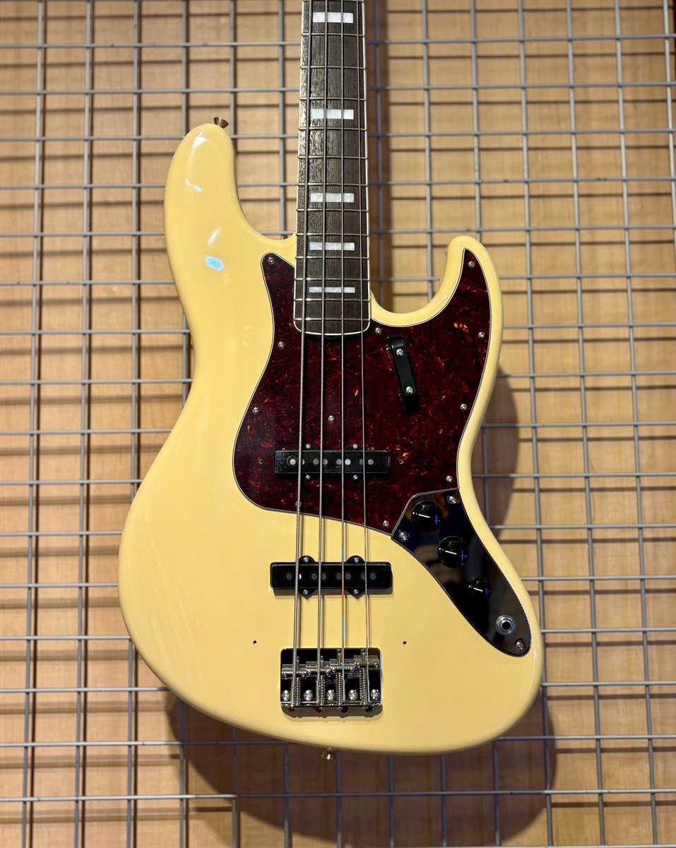Fender Made in Japan FSR Traditional 60s Jazz Bass (Vintage White