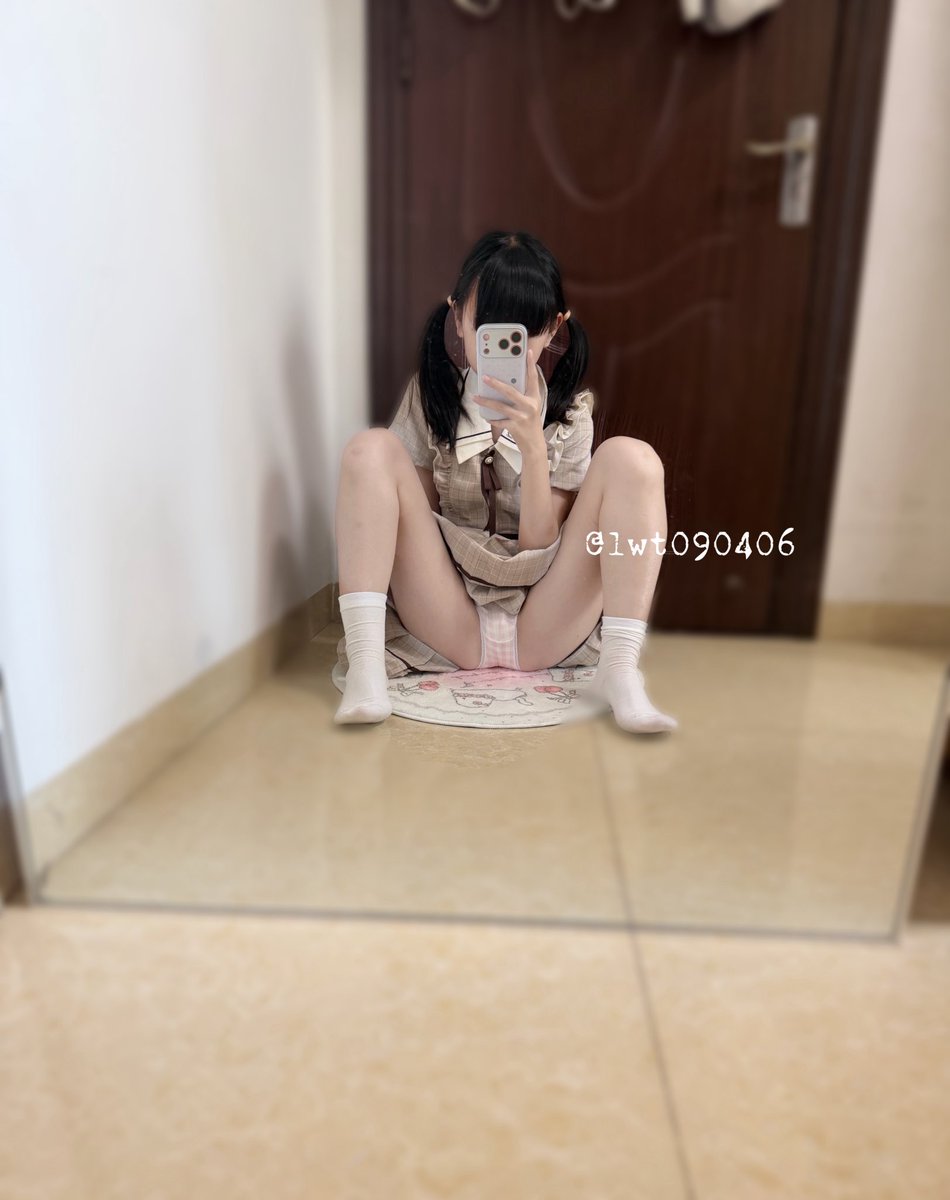Vivian tweet media