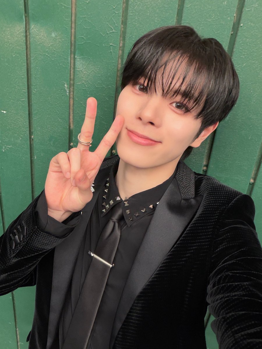 DXTEEN tweet media