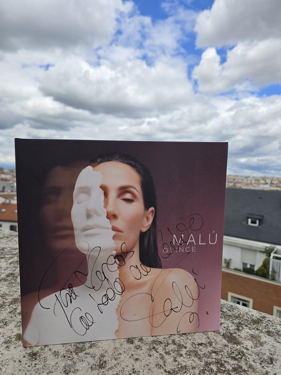 marks_ag's tweet photo. Aún soy 0% consciente de todo, pero este lanzamiento ha sido un auténtico sueño para mi yo que soñaba con ser periodista musical por culpa de Malú 💚 https://t.co/9bxnrigBeK