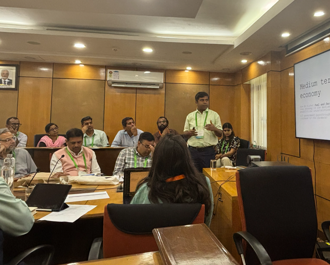 IFPRISAO's tweet photo. The IFPRI team delivered an insightful presentation explaining how the #CGE Modelling Approach can be used to understand the implications of the conflict for India’s fertilizer sector and economy. https://t.co/TNSKfzZ0YF