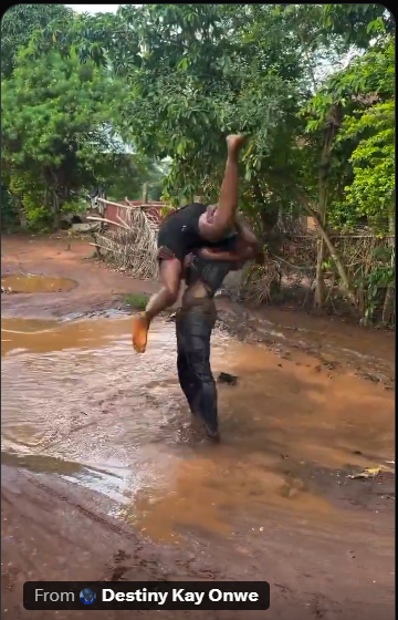 tuthpick_'s tweet photo. @Ariwodo_ put your hand on my shooooooooulder https://t.co/eYEZRG8pQi