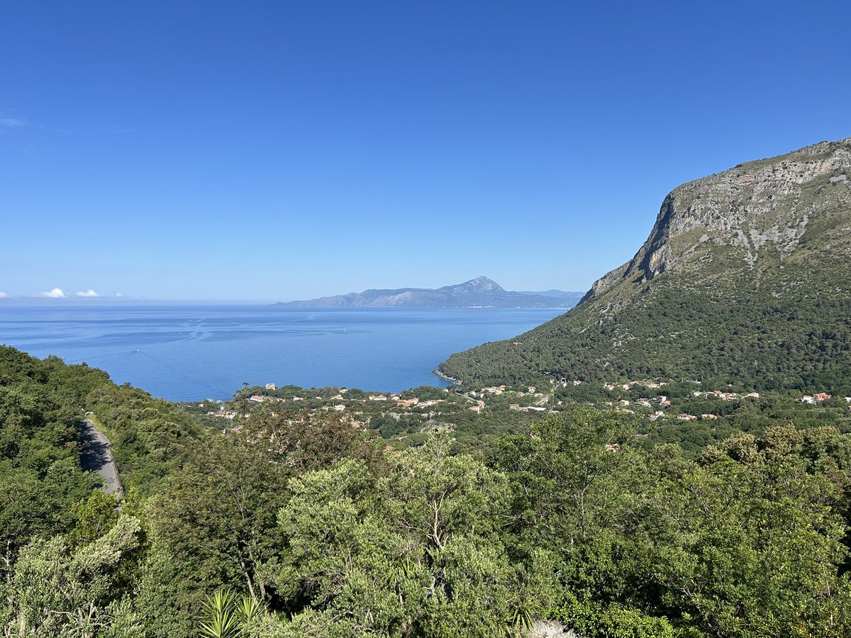 jtiffon's tweet photo. Étape 13, cette fois en #Basilicate : la merveilleuse côte de #Maratea, avec le Cilento ou la Calabre en toile de fond. https://t.co/86Pu2gE9DB