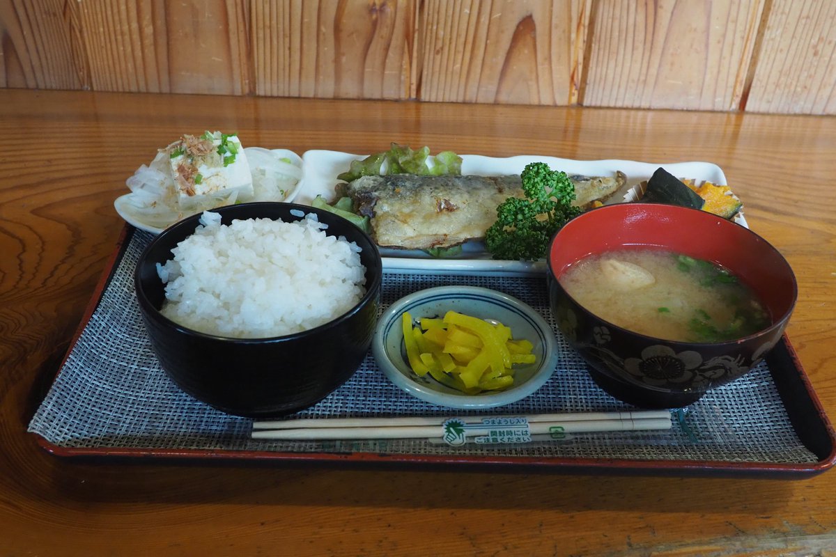 Raygass's tweet photo. 伊賀にも久々に行った。西食堂に寄って遅めの昼食→店内で撮影できない珈琲店→Rondeでクレープ https://t.co/Cu1mW4eXi8