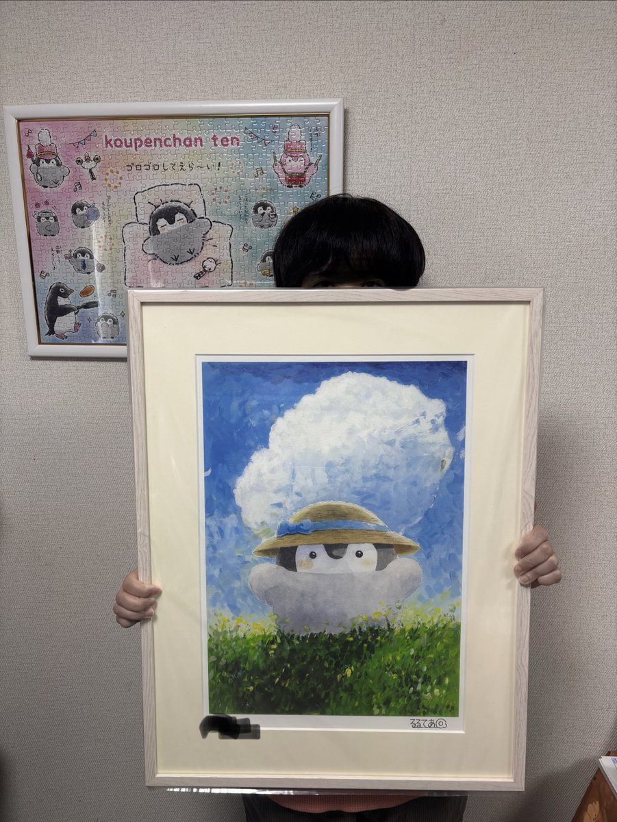コウペンちゃん展の原画と複製原画。原画は油絵みたいに凹凸立体感が