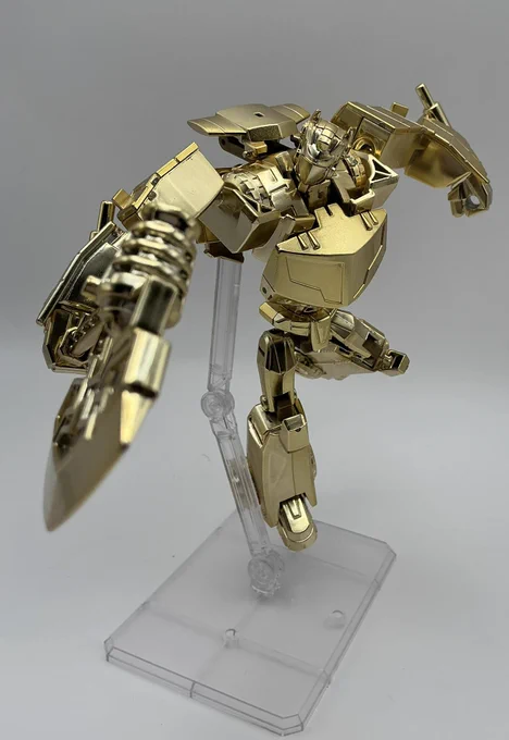 オクで手に入れたアニメイテッドオプティマスプライムゴールドバージョン この型は文句なしの傑作 でも変形させるの怖かった!