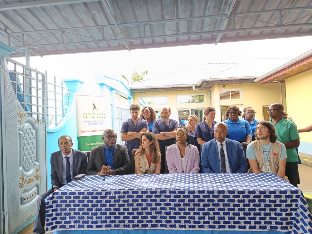 oncige's tweet photo. inicia la XII Campaña de Salud Visual junto a médicos oftalmólogos españoles de la Fundación La Arruzafa.

📍Del 21 de mayo al 1 de junio de 2026
🕘 De 09:00 a 18:00 h
📌 Sede de ONCIGE – Malabo

Se ofrecerán consultas oftalmológicas y cirugías de cataratas a precios simbólicos. https://t.co/730a0MOSgV