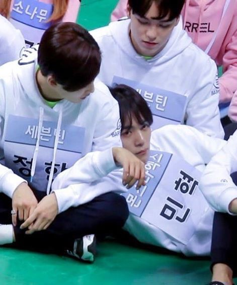 Sugar down bad for Jeonghan tweet media