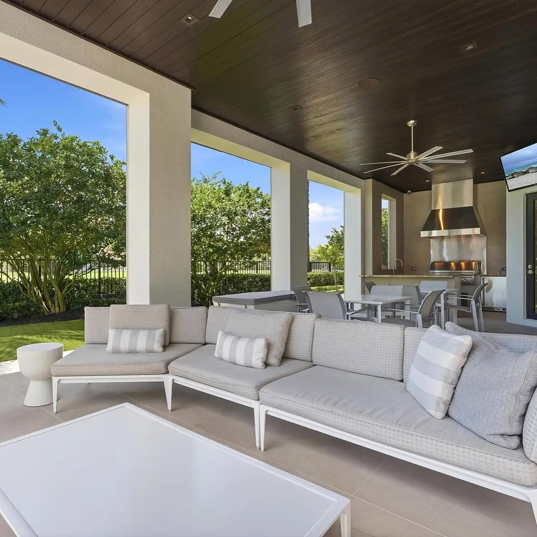 InterioorDesign's tweet photo. $8.5M Villa in Palm Beach, Florida https://t.co/sGTSH5F755
