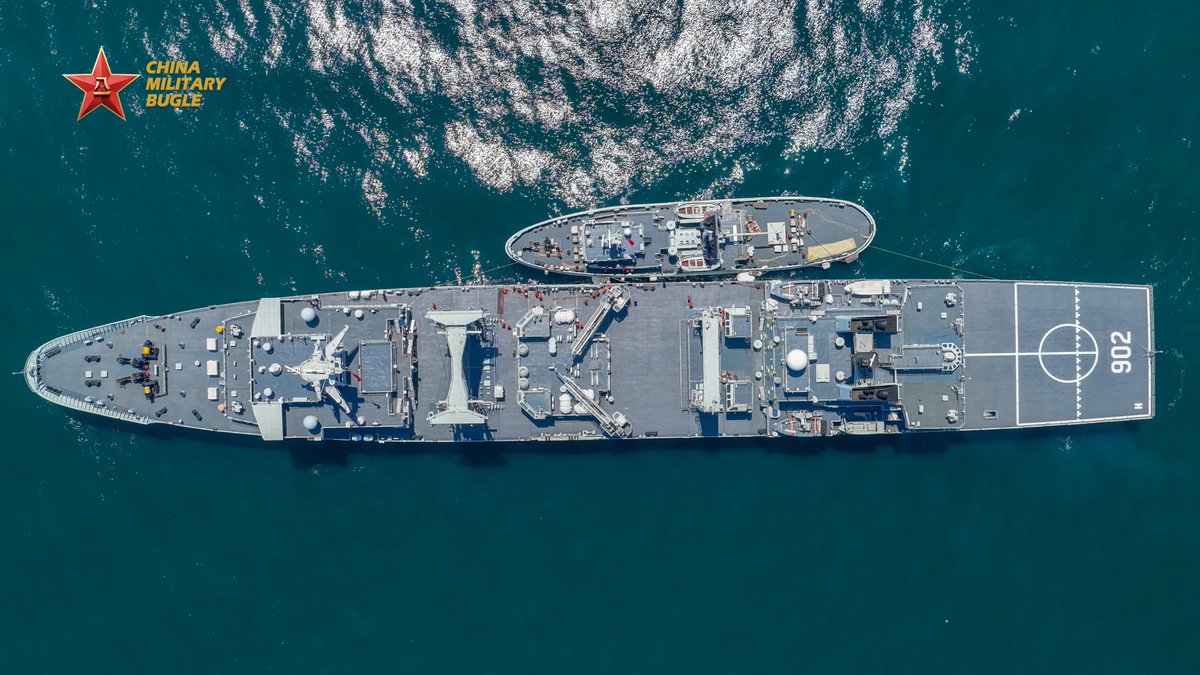 ChinaMilBugle's tweet photo. Underway Replenishment: 

Photos show comprehensive supply ship Dongpinghu (Hull 902) attached to the navy under Chinese PLA Northern Theater Command practicing replenishment at sea with multi-type naval vessels.#PLA #Navy#ReplenishmentAtSea#Chinamilitary #ChinaMilBugle