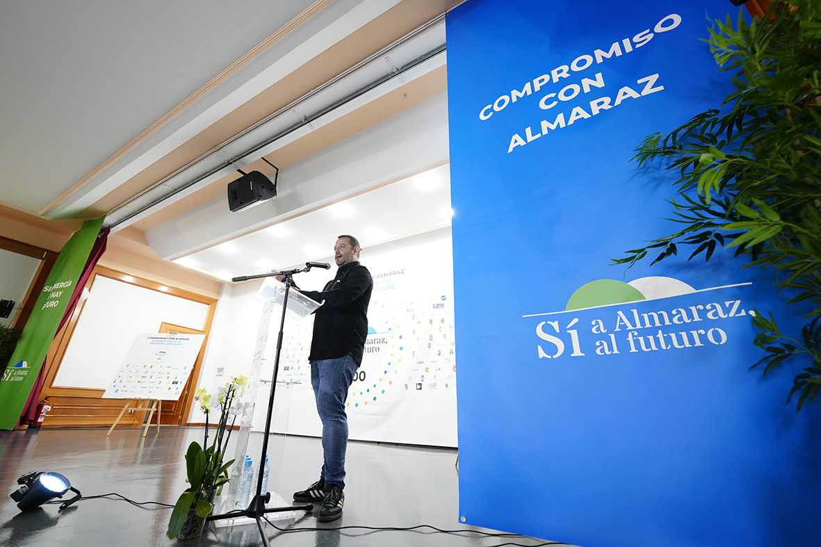 SiAlmaraz's tweet photo. 🔋 Más de 100 entidades se unen en Almaraz para defender el futuro de Extremadura y la continuidad de la central.

🤝 Empresas, instituciones y colectivos reclaman al Gobierno una decisión con visión de Estado.

📍 “Escuchen la voz de Extremadura”, ha reclamado Fernando Sánchez ante una decisión clave para miles de familias.

#YoApoyoAlmaraz #SiAlmaraz #EnergíaNuclear #AlianzaPorAlmaraz #Sostenibilidad
