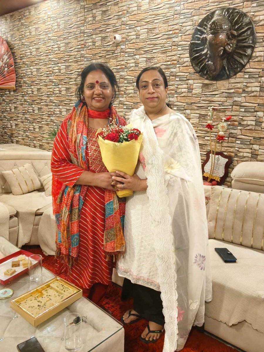PoojaBrar3's tweet photo. आदरणीय बड़ी बहन श्री मती सोनम वर्मा जी को भारतीय जनता पार्टी महिला मोर्चा, चंडीगढ़ की प्रदेश अध्यक्षा के रूप में नियुक्त किए जाने पर हार्दिक बधाई एवं शुभकामनाएँ ।
Sonam Verma 
#Chandigarh https://t.co/pfGS8yhEGj