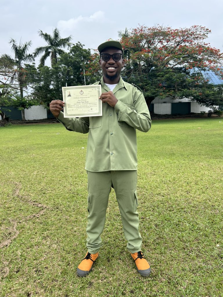 apOfph1's tweet photo. Nysc finally done and dusted.  no more allawee ❤️🍃 https://t.co/p0pzcuqvW7