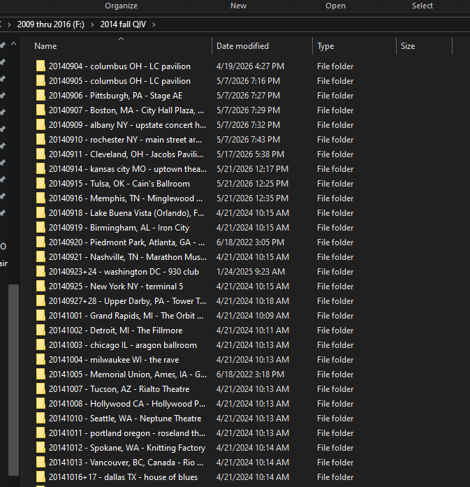 archivedpilots's tweet photo. i get why having an archive of every show video seems excessive. who wants all three hundred videos taken at a stadium show? but where it's important - and why we started - is the earlier stuff, which was slowly eroding off youtube. this is priceless to me. https://t.co/4UQtNr7NdL