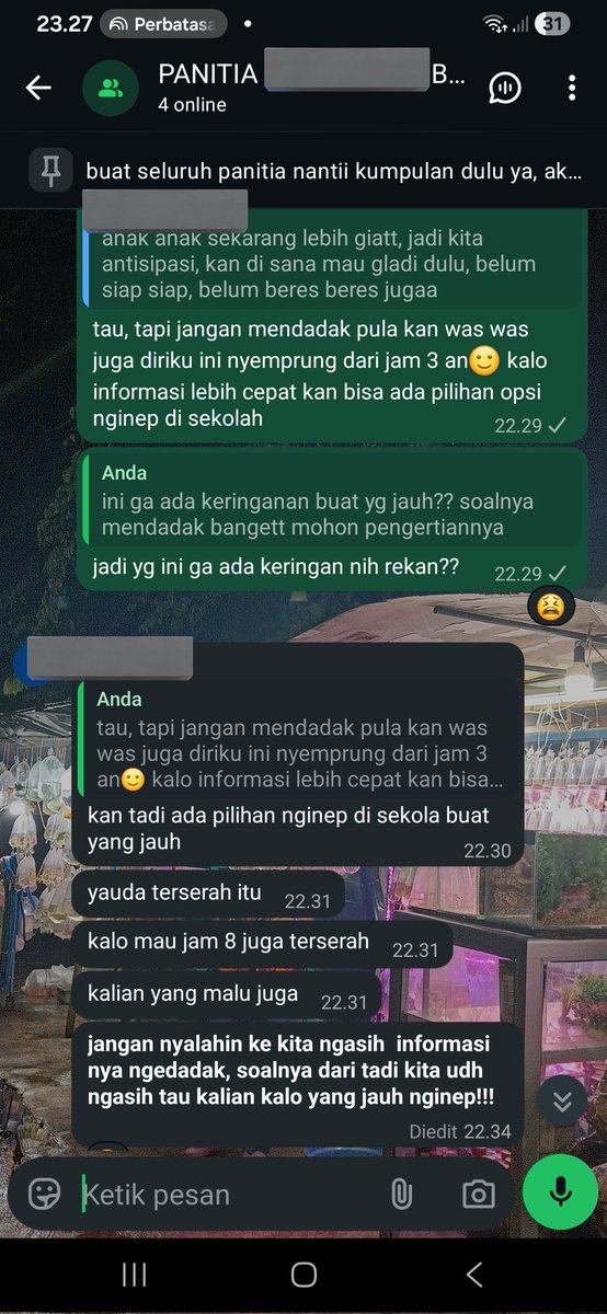 hyanginnn's tweet photo. ngasih info jam 22.23 yg dimana angotanya sebagian udh tidur, tiba tiba nyuruh buat sampe jam 4 pagi sedangkan info awal dateng jam 5🙂 abis itu ga mau disalahin, diriku yg rumahnya jarak 14kl dengan minim penerangan dan jalan sudah seperti arum jeram belike😃 kapok ikut beginian https://t.co/dl5QBLUd3B