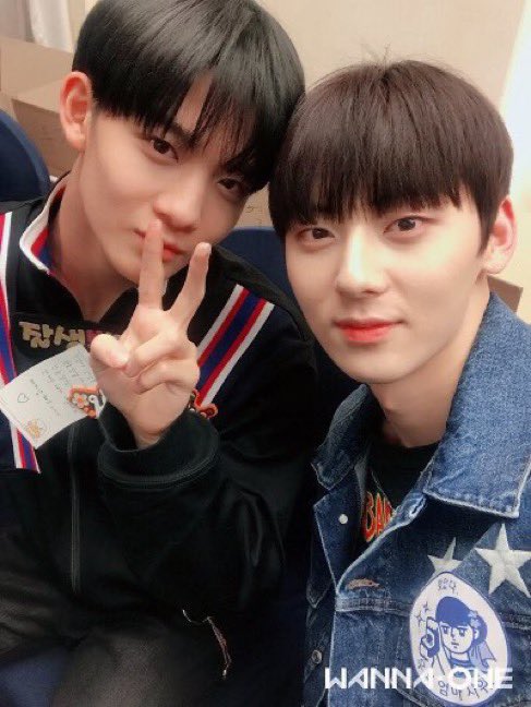 lowq_hwangbae's tweet photo. 7년동안 한결 같은 씨피 이거 구라 같다 와 이거 진짜 구라 아니 진짜 같다 이렇게 감동주는 애들 어떻게 안사랑하냐 이게 형제라고? 다시 한 번 묻는다 이개 형재라고? https://t.co/VmzZPQimrT