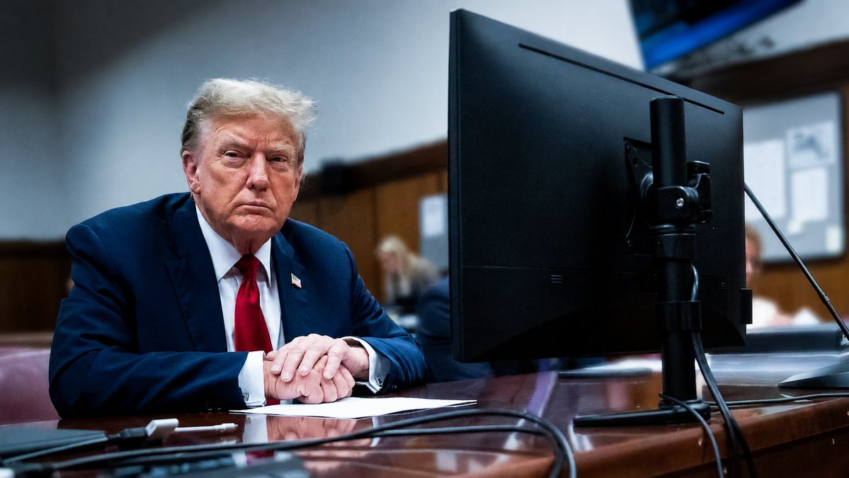 Nancy Pelosi Stock Tracker ♟ tweet media