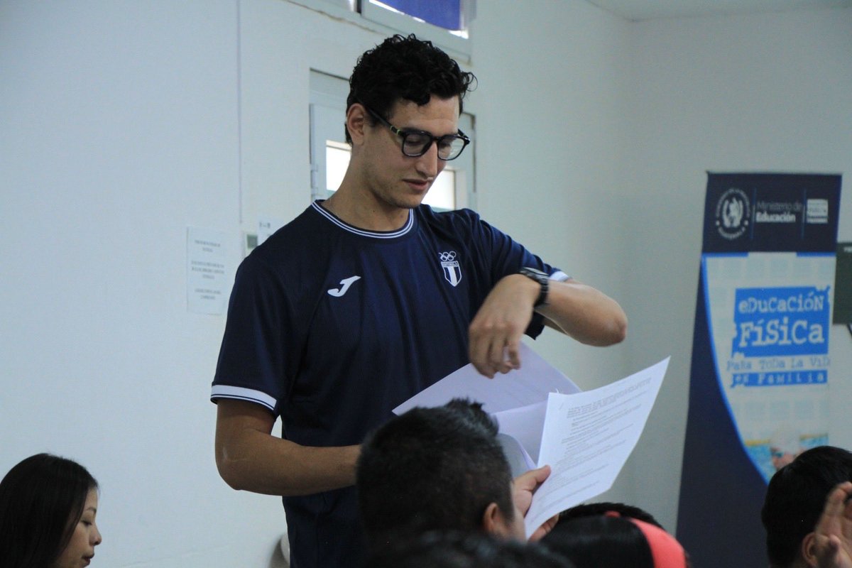 Digefgt's tweet photo. Entrenadores de balonmano de las Escuelas de Iniciación Deportiva, participan en una Capacitación que busca el fortalecimiento en la actualización técnica y táctica de este deporte. La actividad de desarrolla en las instalaciones de la Dirección General de Educación Física. https://t.co/p18y0roRVP