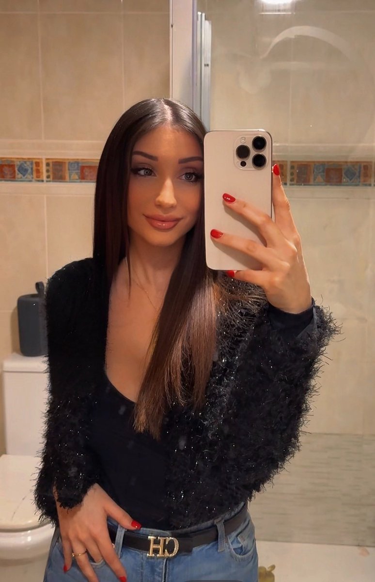 luciaamadd's tweet photo. Quien tiene ganas de consentirme? 🤷🏽‍♀️ eeeeestoy caprichosa https://t.co/5Tx1i6YKpT