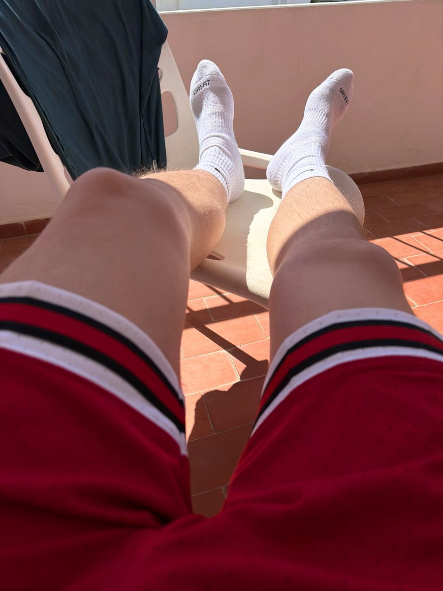 MasterBoyCH's tweet photo. Me: vibing 🔥
You: getting weak🧎🏻‍♂️

LIKE &amp; REPOST NOW 👊 

👀👉🏻 https://t.co/ri9nhCvIIQ

#cashmaster #boyfeet #feetworshi̇p #footfetısh #findom #master #slave #money 
@HNGRY_SLT @master_italiani @rt_feet @rt4malefeet @HouseofMo_world @slave_here @CashMasterRTs @promocion_pies https://t.co/PmQ5m4AUh5