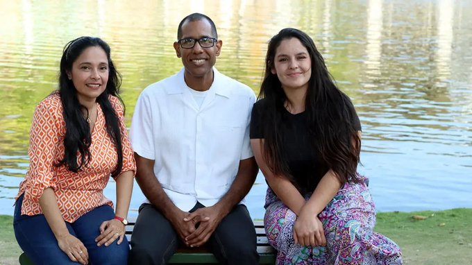 LaInventadera's tweet photo. #21May 

Memorias del Agua: de lo que fuimos, somos y seremos

Angélica Miró Moreno, Ana Beatriz Maldonado Bermúdez y Carlos Aponte conducen 'Memorias del Agua', un programa fluido y transparente.

✍️Teresa Ovalles Márquez
📸Abraxas Iribarren

📰 https://t.co/UKNKAqG2u5 https://t.co/JeWjK9WUq1
