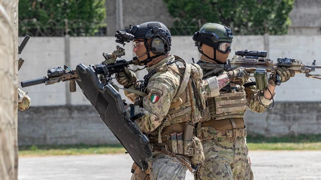 WarFlash_2630's tweet photo. 🇮🇹Rangers training with simunition in CQB environment https://t.co/A9y99TAXa2