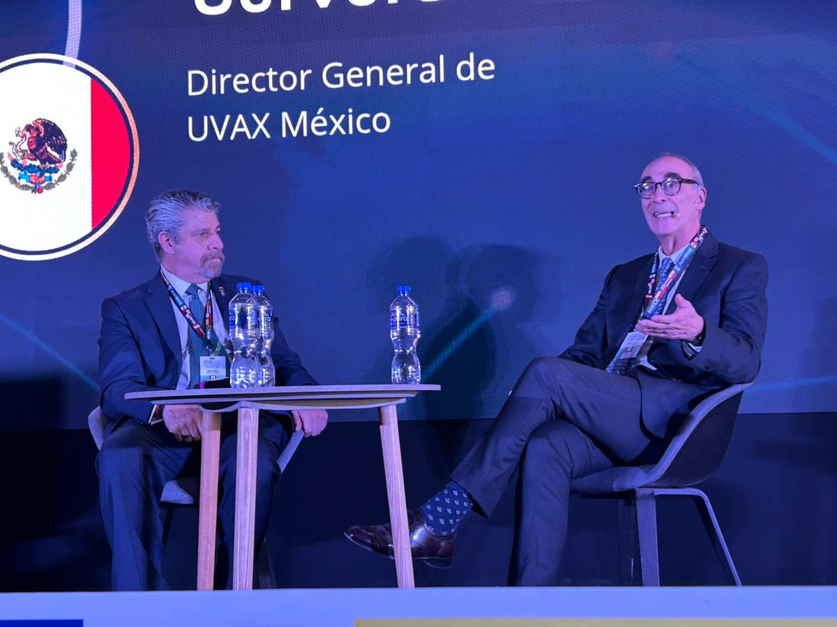 canifarma's tweet photo. Ernesto Cervera abrió los trabajos, con su conferencia "El impacto del contrabando en la evolución económica sectorial: el caso de México".

Destacó que la informalidad en México alcanza el 54%, con mayor concentración en el sur y sureste del país, particularmente en Chiapas, donde supera el 75% de la población.

Advirtió que este contexto incrementa la vulnerabilidad social, limita el acceso a servicios de protección y profundiza la exclusión financiera y la inequidad.

Algunos de los sectores más afectados son textil, electrónico y software, así como el siderúrgico.

Concluyó que el T-MEC es la herramienta institucional más potente para modernizar controles, combatir el contrabando y elevar la productividad del país.

#ALAC10años #NoMásComercioIlícitoALAC #VeaLoSeguro