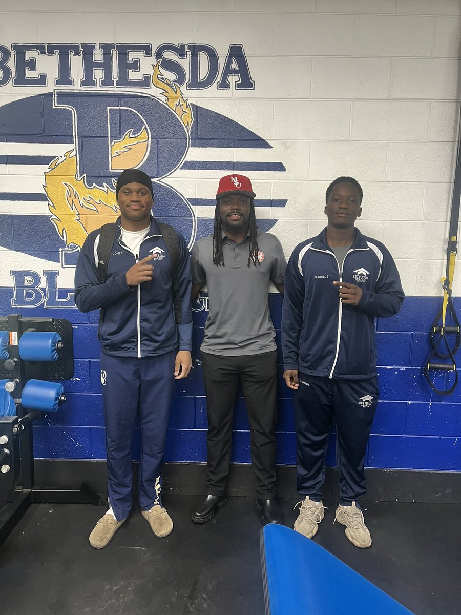 BethesdaBlazers's tweet photo. Big thanks to @CoachJay98 and @MSUBeaversFB for making the long trip and spending some time with our Blazers today. Safe travels and best of luck this season!

#RecruitBA @zaytohard_ @SammyC4_ @AntwainTurner @CoachF_Walker https://t.co/Ss0FSunuHf
