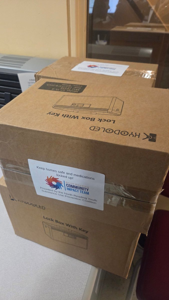 NorthReadingCIT's tweet photo. Free medication lock boxes available today at NRPD and Board of Health until 3p https://t.co/YIihL423Rx