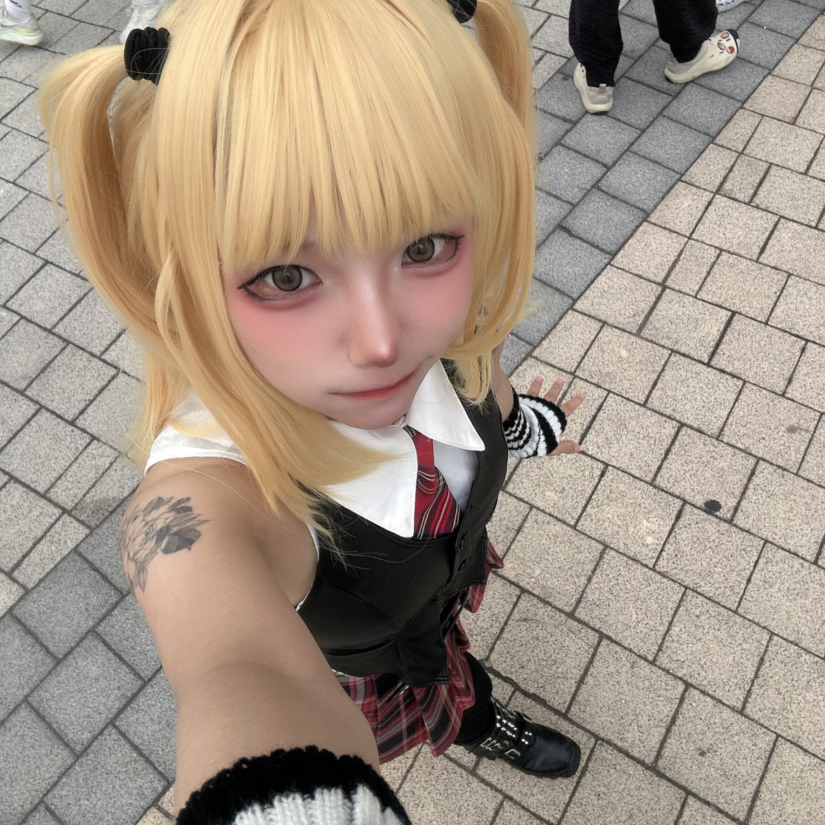 아쿠あく tweet media