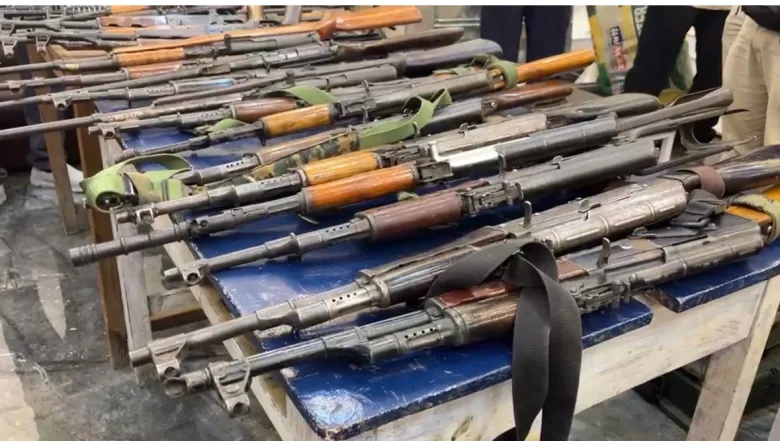 TheDailyPioneer's tweet photo. State News ( Manipur )

#Manipur Security forces arrested two cadres of the banned UNLF (P) outfit during coordinated operations. The arrests were made in Imphal West district based on specific intelligence inputs. 

Click - https://t.co/83AsURA0jc

#Manipur #UNLFP #MilitantsArrested #ArmsSeized  #CounterInsurgency #ImphalWes @BJP4Manipur @manipur_police @manipur_cmo @govt_of_manipur