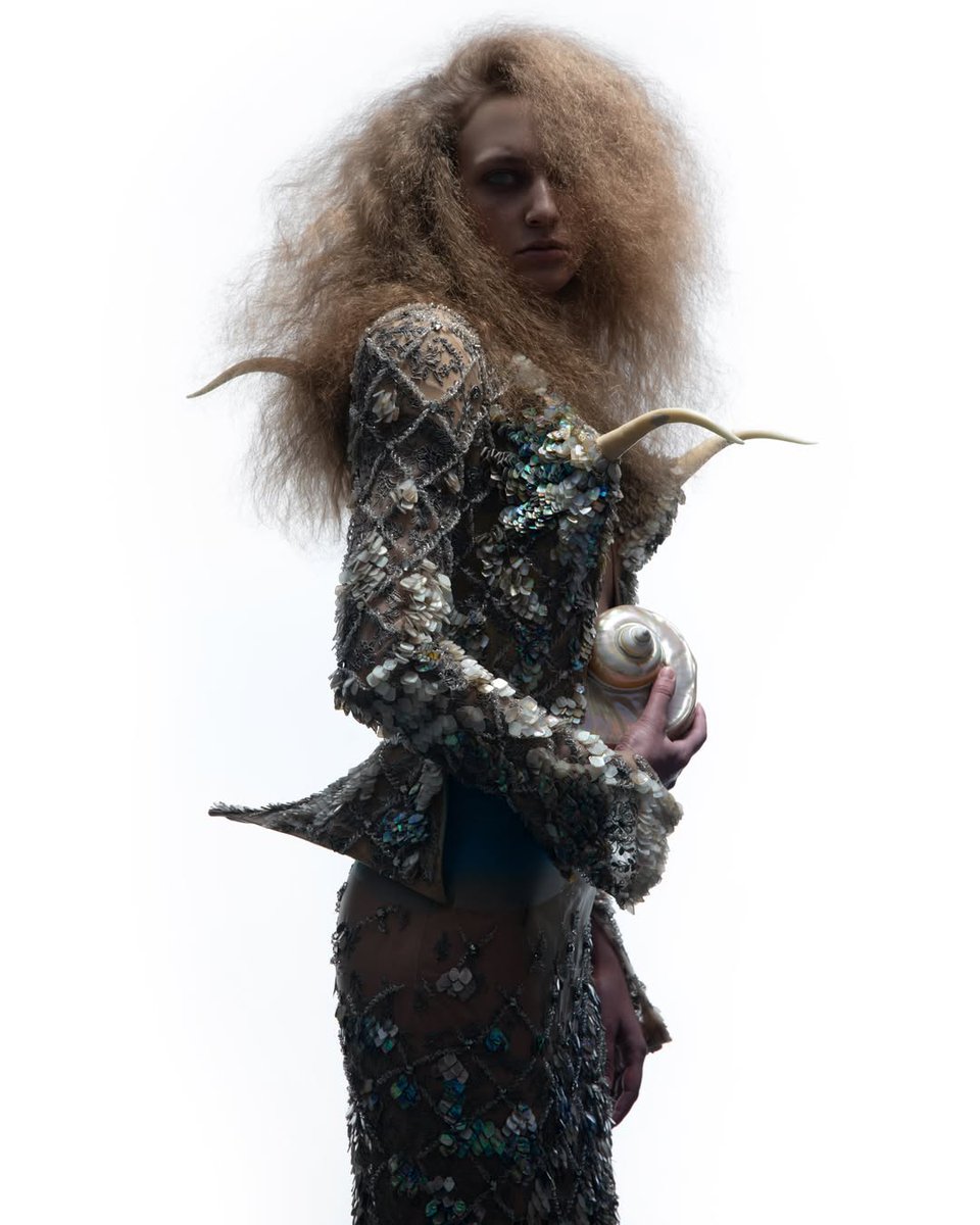 LaModeUnknown's tweet photo. 'Taxidermy' editorial feat. ✨️Schiaparelli✨️ COUTURE in the lens of Filip Koludrovic for DUST China.🪡 https://t.co/9kcPece2YO