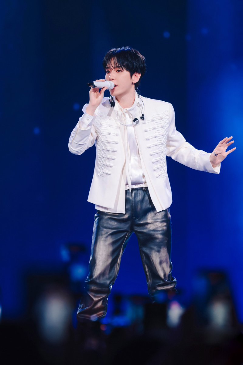 BaekHyun Ecuador tweet media