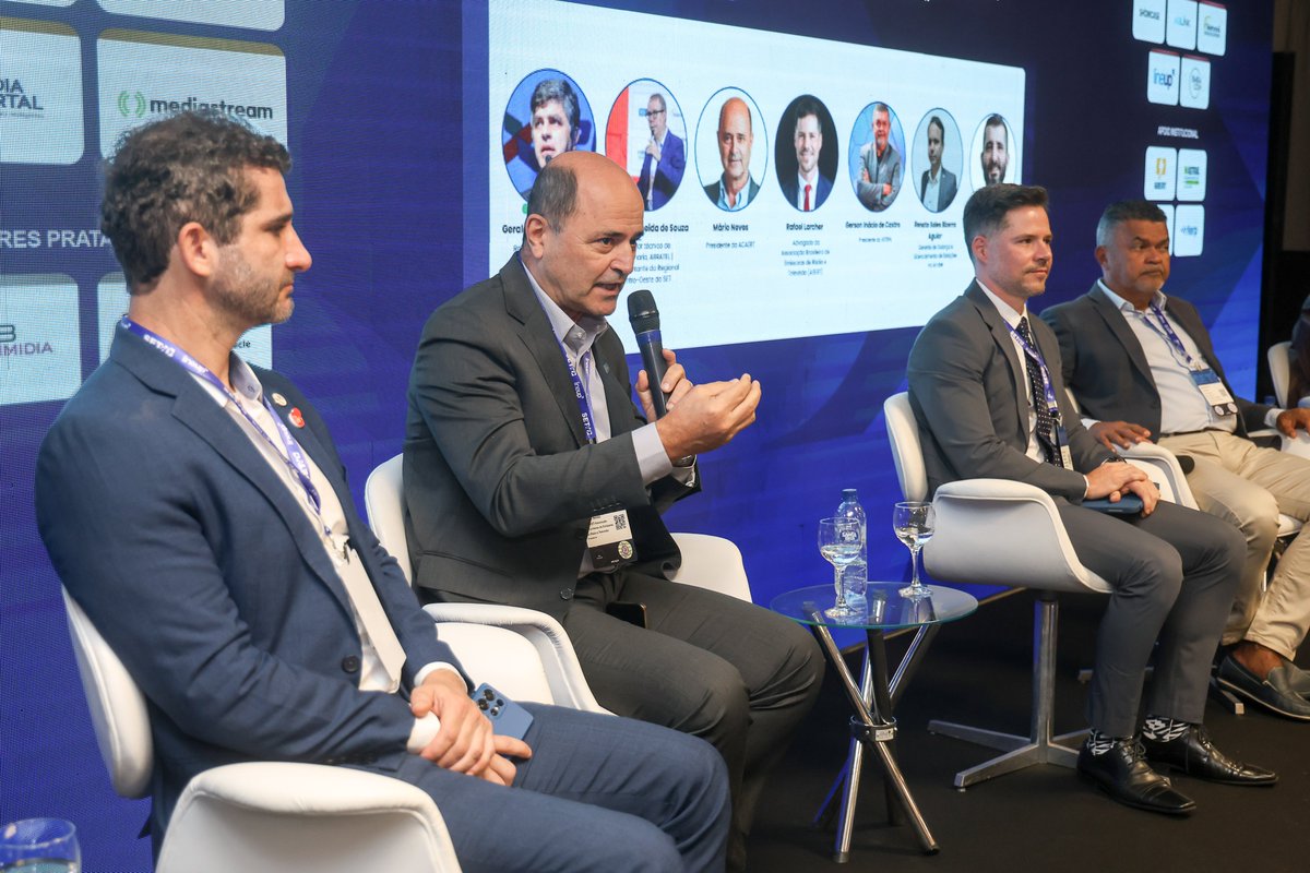 ACAERT's tweet photo. Presidente da ACAERT participa de painel sobre panorama regulatório na radiodifusão no Set Sul. Debate reuniu representantes da Anatel, MCom e de entidades da radiodifusão brasileira - https://t.co/LoSE9R0qra https://t.co/JZNoYaO5VO