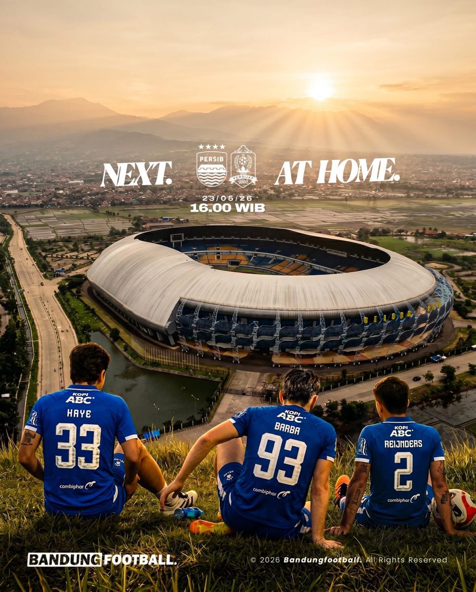 bandungfootball's tweet photo. Home, is where we belong.
Home, is where we feel loved.
Home, is where we celebrate the season end.

Coming home for the last time this season.
Up next 🆚 Persijap (H).

⭐️⭐️⭐️⭐️⌛️

#BandungFootball #BFCOM #Persib #Bobotoh https://t.co/JMlFr6VTFI
