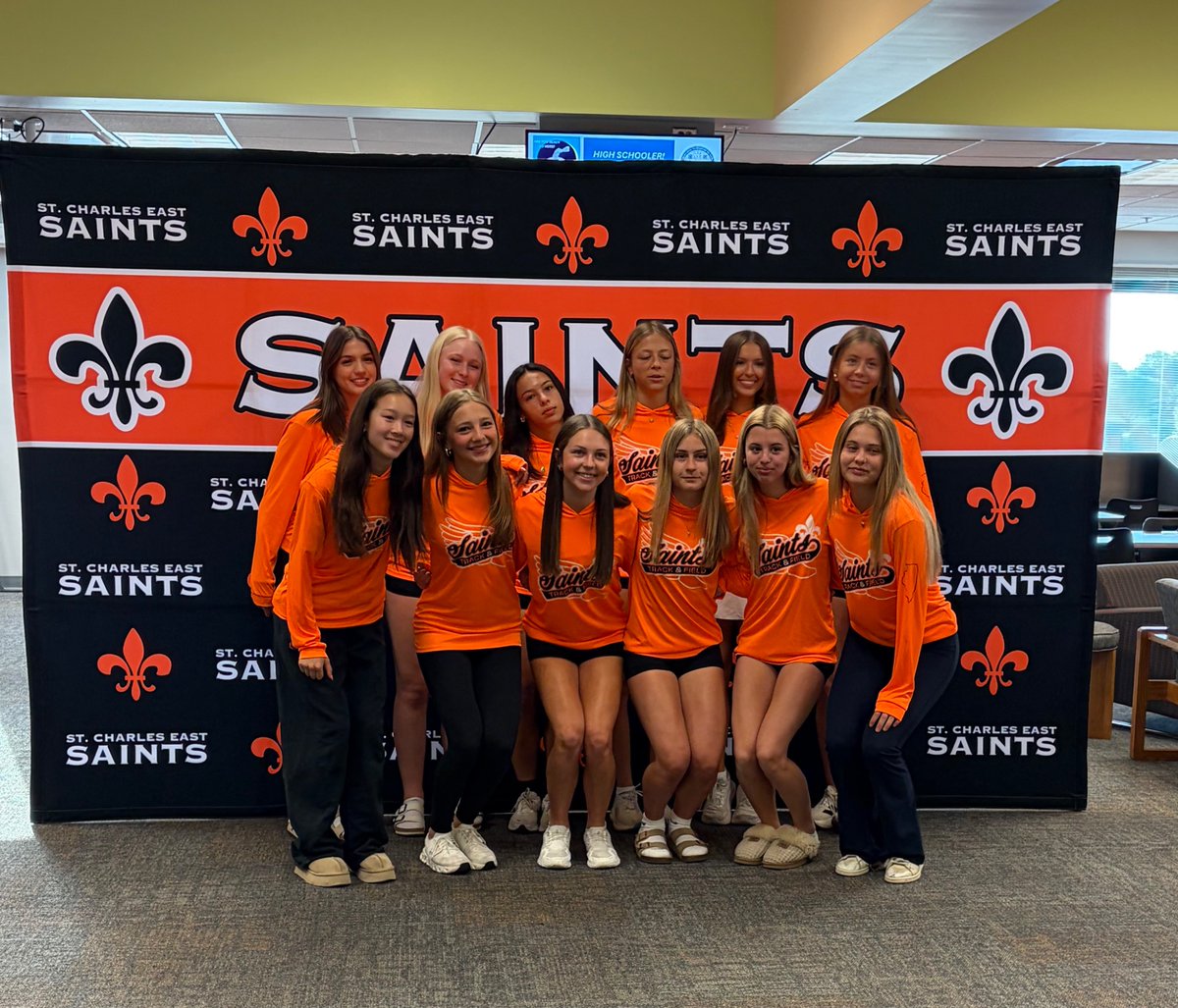 STCE GIRLS CC/TRACK tweet media