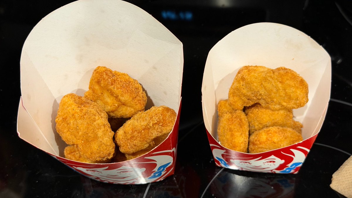 EricRovtar's tweet photo. @Wendys, I know I grew up learning “old math,” but when I ordered a 10 piece and 6 piece nugget and got home to a count of 11, it doesn’t add up.

I tried chatting through the app, wait the time, only to be disconnected when it’s “my turn” three times.

What gives? https://t.co/cVeClzXH46