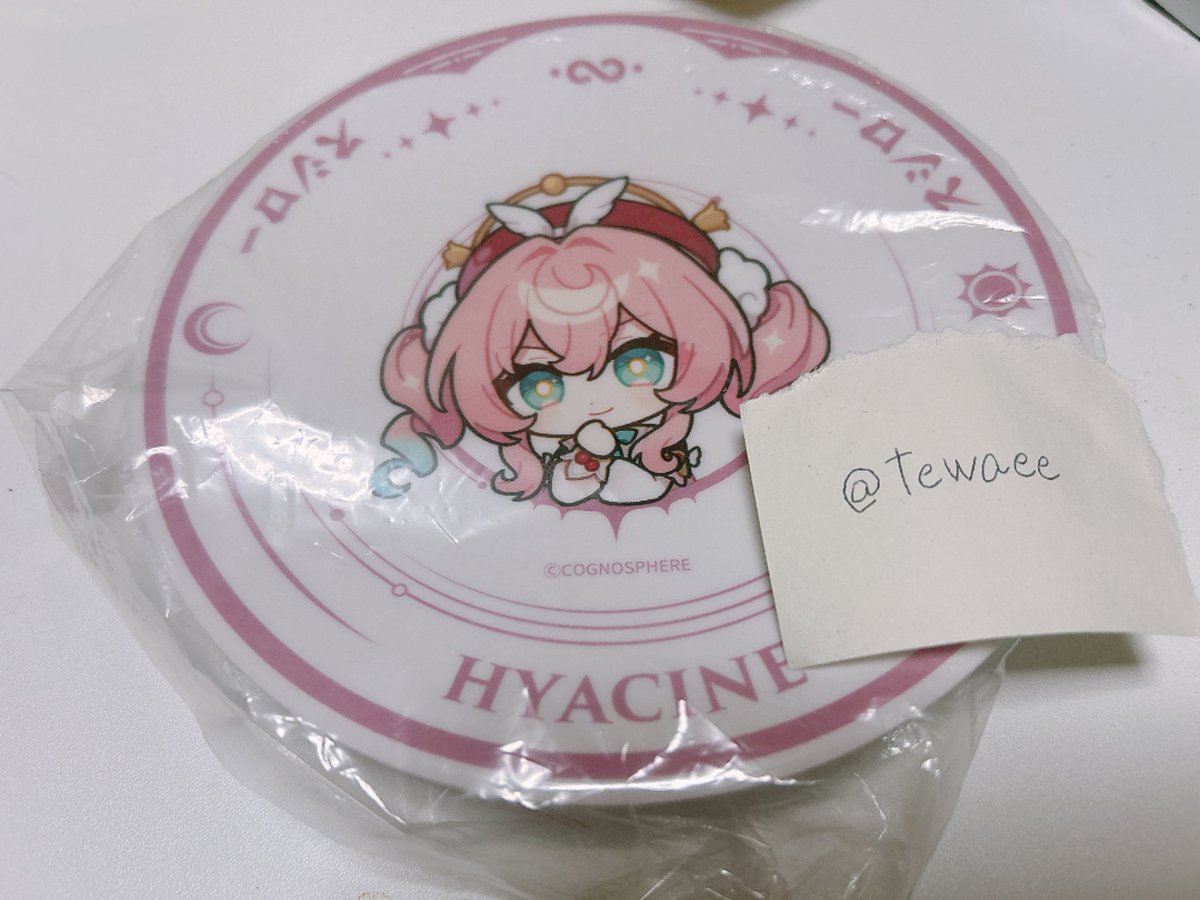 手前 tweet media