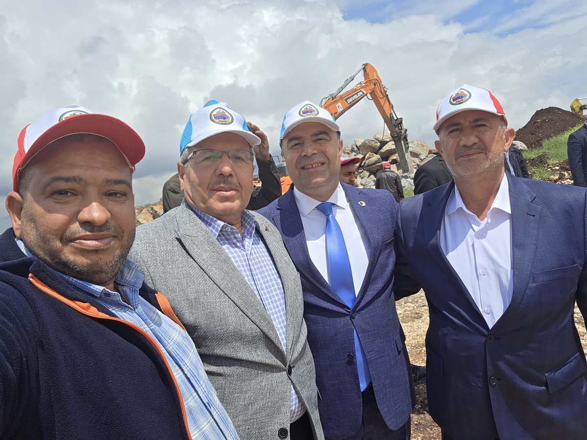 mstfa_arslan's tweet photo. Karaköprü Belediye Bşk. Sn.Nihat Çiftçi ve Bşk.Yrd. Sn. Bakır Kama bizleri @EvrenKoop hizmet binamızda ziyaret ettiler. Birlikte sanayi sitemizdeki gelişmeler hakkında konuştuk. Ziyaretleri için kendilerine şahsım ve yönetim kurulum adına teşekkür ederim. https://t.co/3UitaOjOUI