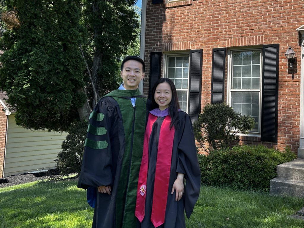 VinceEXu's tweet photo. Proud to be graduating from @GWSMHS and excited to begin my residency training at @uw_medicine! I owe it all to everyone who has supported me along the way. https://t.co/3V9pdWIo4C