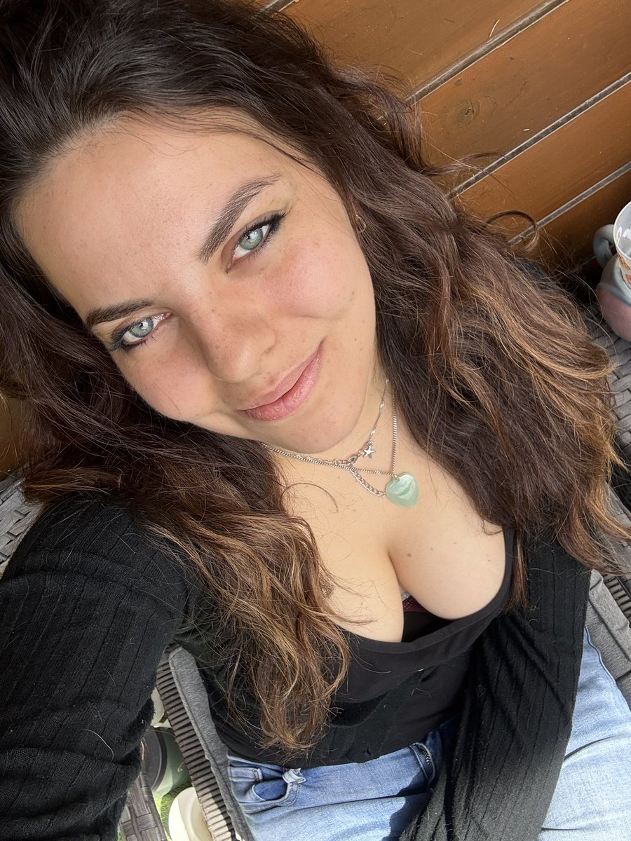 Elettra1998's tweet photo. Voto da 1 a 10 ? https://t.co/B6tXs3x1NA