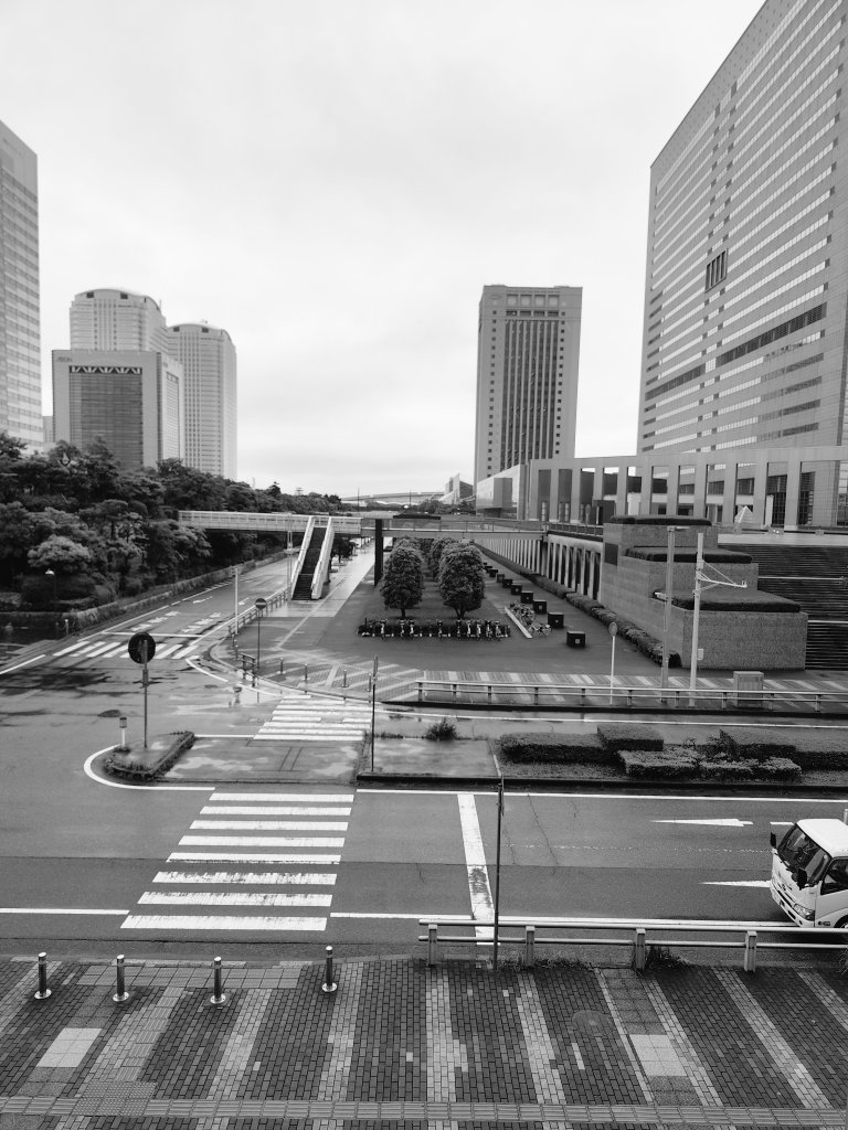 tikutaku's tweet photo. あと人気のないところの写真撮るのすきです

#リミナルスペース
​#liminalspaces #blackandwhiteliminal #noirscapes #rainyday #brutalist #geometricphotography #megalophobia #emptyspaces #silentplaces https://t.co/PuaAHDEgQ9