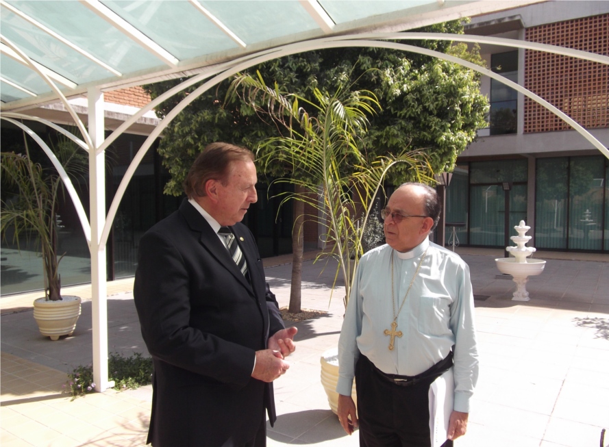 eymaelpr2022's tweet photo. #tbt
Eymael e Dom Raymundo Damasceno Assis, cardeal e Arcebispo emérito de Aparecida (SP), em 2011.
Fonte: site do partido Democracia Cristã.
#DemocraciaCristã #Eymael #Aparecida https://t.co/v9uoPIpFAr