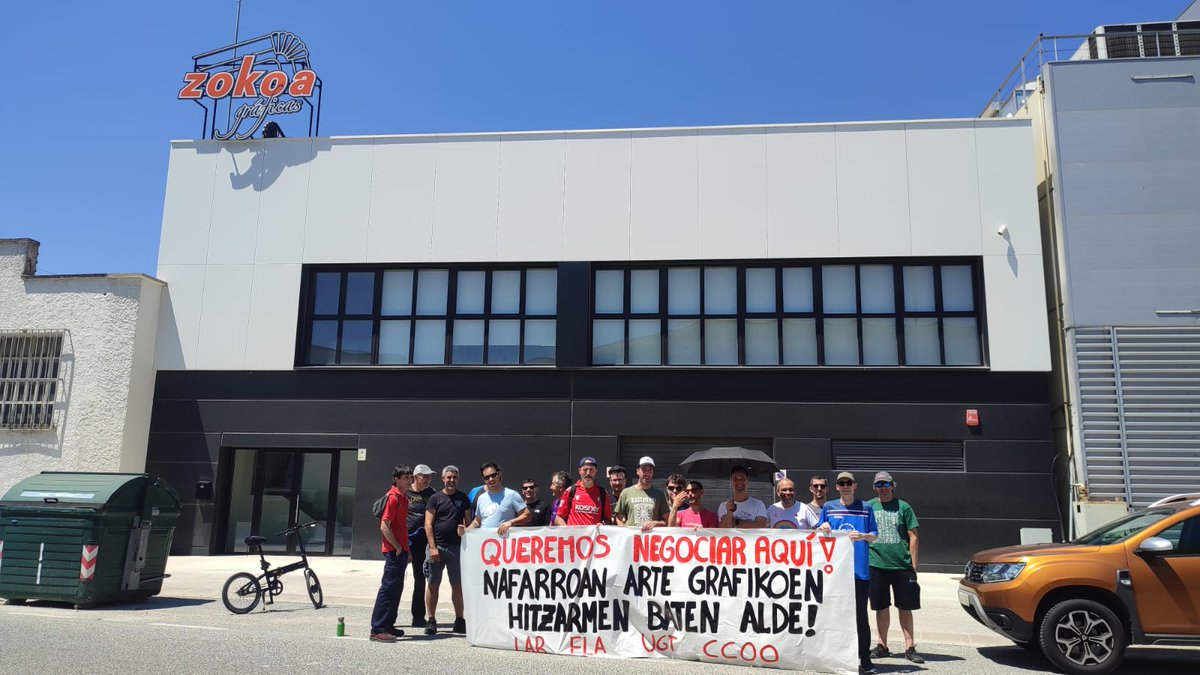 LNafarroa's tweet photo. Gaur, Nafarroako Grafikagintzako Hitzarmena berreskuratzeko bigarren lanuzte egun arrakastatsua burutu da, hurrengo hitzordua Ekainaren 11ko greba eguna izanen da https://t.co/ku1vxLyxJ9