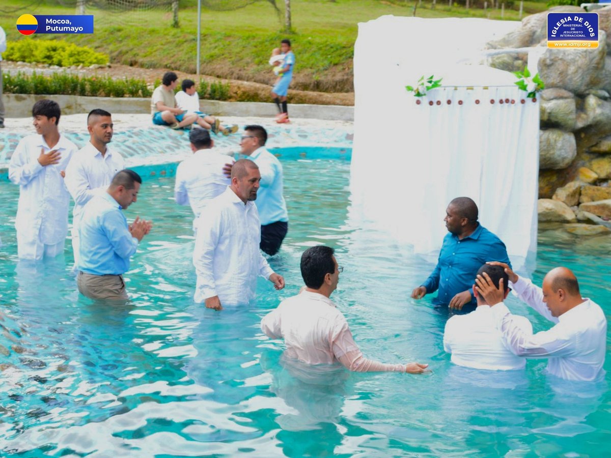IDMJIoficial's tweet photo. 🇨🇴 Fotos: Bautismos en agua en Putumayo, Colombia - abril 2026
https://t.co/HIphzefdEa

Con alegría y gratitud a Dios, compartimos que los días sábado 18 y domingo 19 de abril de 2026 se llevaron a cabo bautismos en agua en el departamento del Putumayo, Colombia, de la Iglesia de Dios Ministerial de Jesucristo Internacional.

El sábado 18 de abril, en Puerto Asís, se bautizaron 50 personas provenientes de los municipios de La Hormiga, La Dorada, el corregimiento El Tigre, Orito, Puerto Caicedo y Puerto Asís.

Asimismo, el domingo 19 de abril, en Mocoa, se bautizaron 41 personas de los municipios de Villagarzón, Puerto Guzmán y Mocoa.

En total, 91 personas dieron este importante paso en sus vidas espirituales.

Damos gloria y honra a nuestro Dios por esta bendición y por permitir que Su obra continúe creciendo en el departamento del Putumayo.