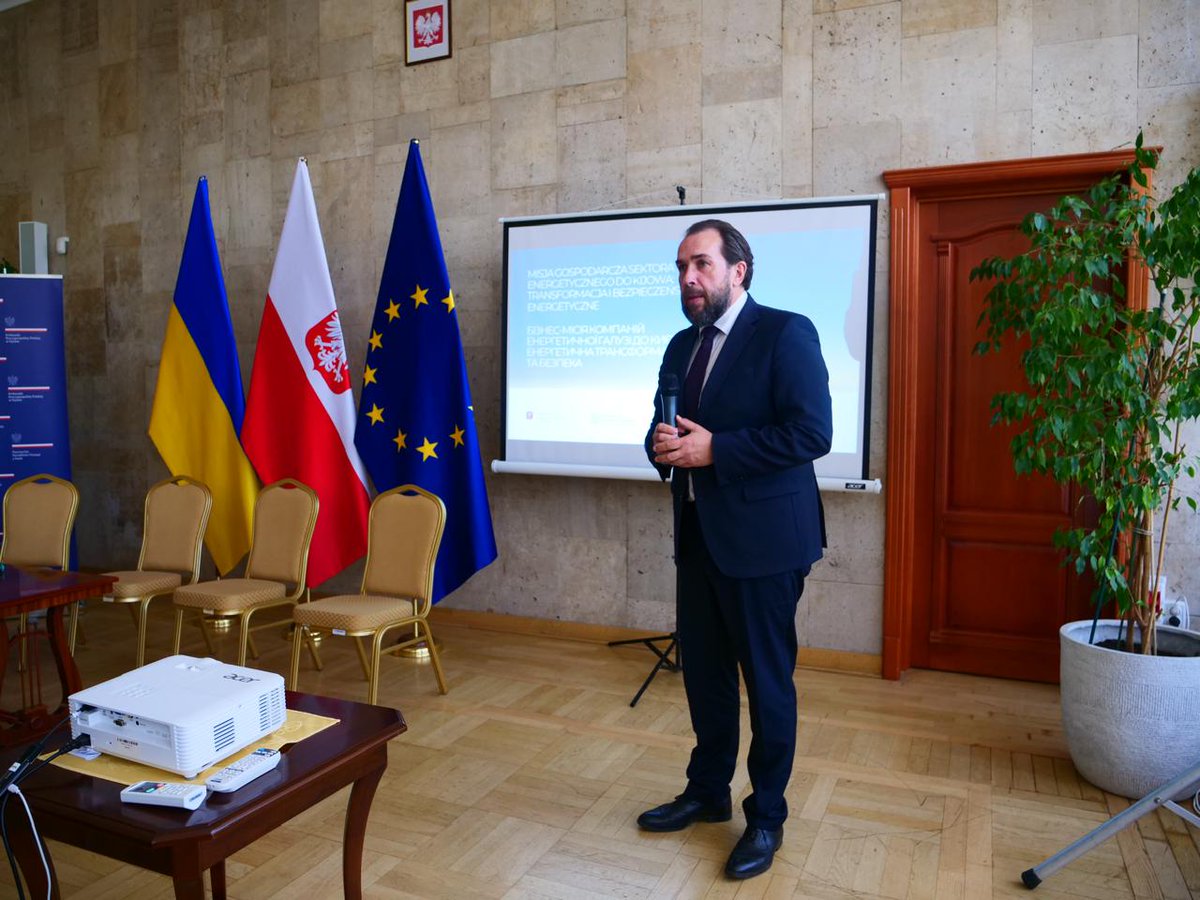 PLinUkraine tweet media