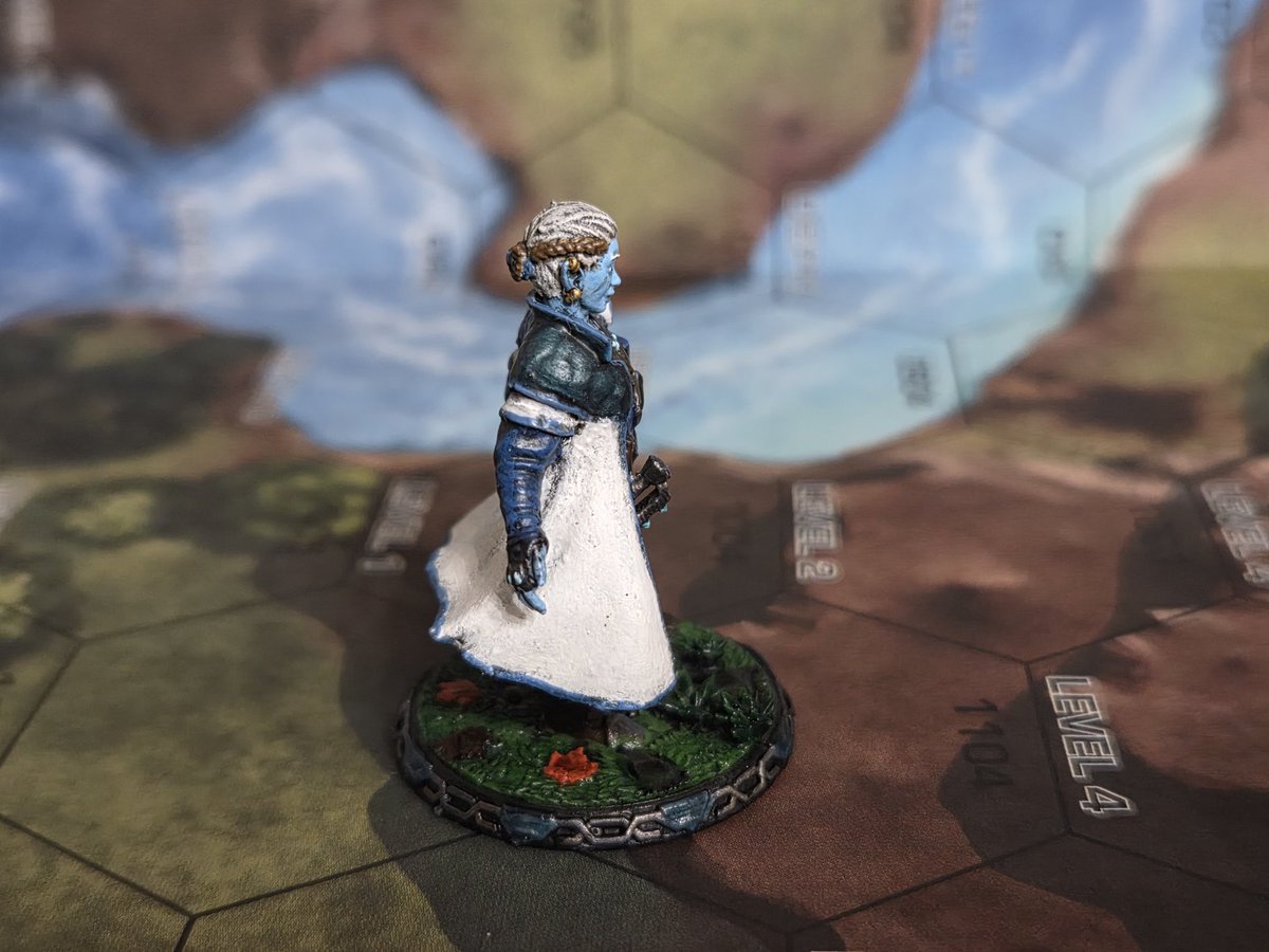 DigiArcStudio's tweet photo. Apsalar "Sal" Makani-Treides.

Firstborn daughter of Jarak Treides and Brisa Makani.

Menace to society.

My favorite DnD character that I'll probably only ever get to play maybe once.

#DnD #miniaturepainting https://t.co/l27aFSzpsj