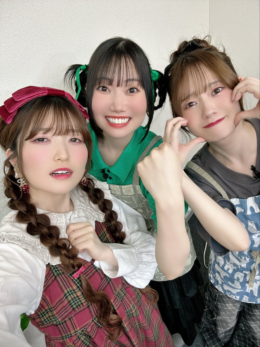 薄井友里 tweet media