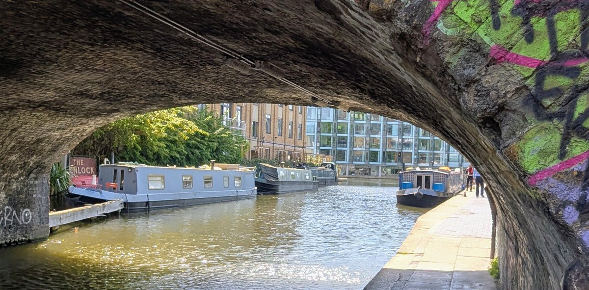 CliveDavisUK's tweet photo. Sunshine at last... Regent's Canal #Wednesday https://t.co/l500mOkh5X