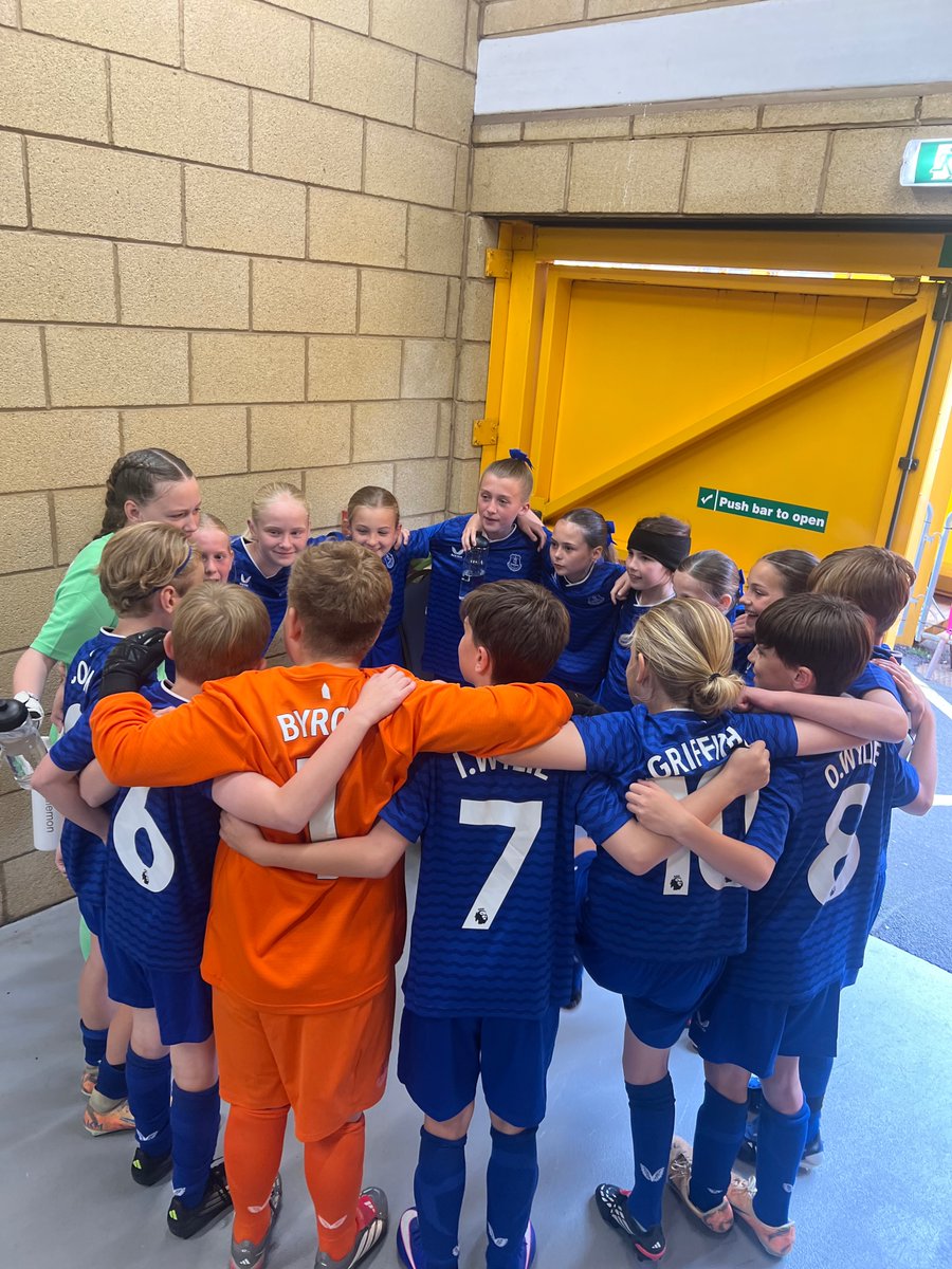 Everton in the Community tweet media